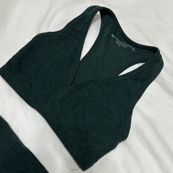 Beyond Yoga Spacedye dark green yoga set - Picture 3 of 4